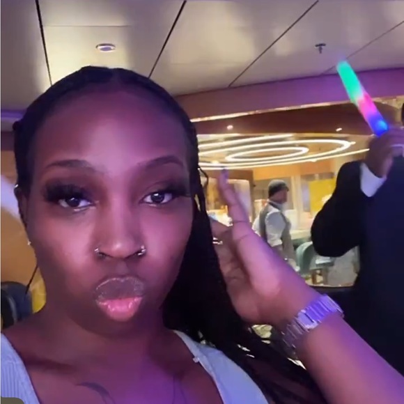 Meet your Posher, Quantiera - Picture 1 of 1